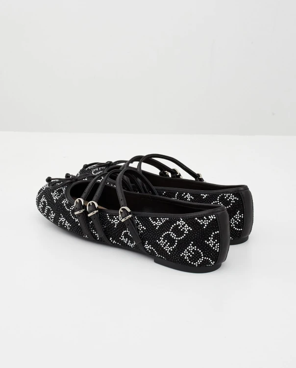 EX-25.02.03-packshoty 218.jpg