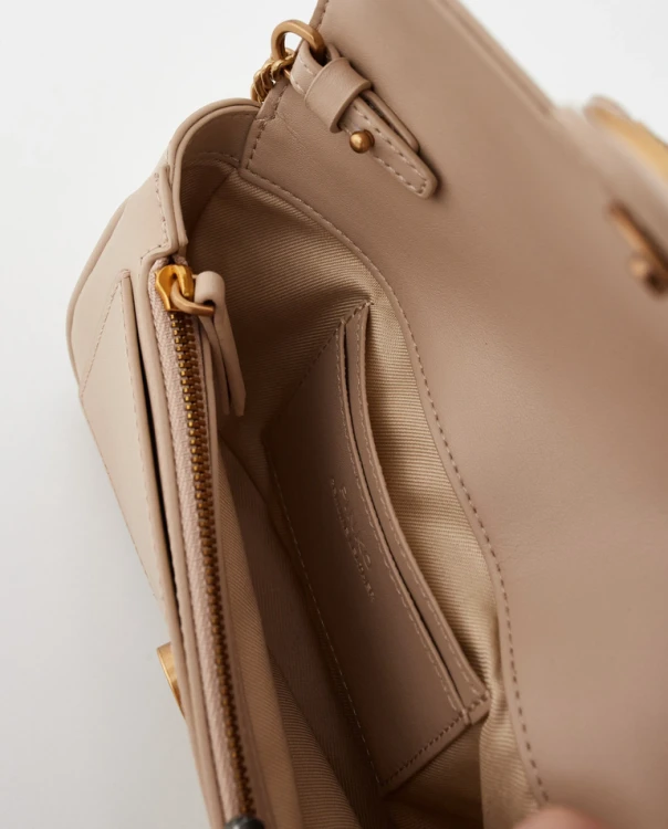 768_1024_damska-bezowa-torebka-classic-love-bag-one-pinko-3.webp