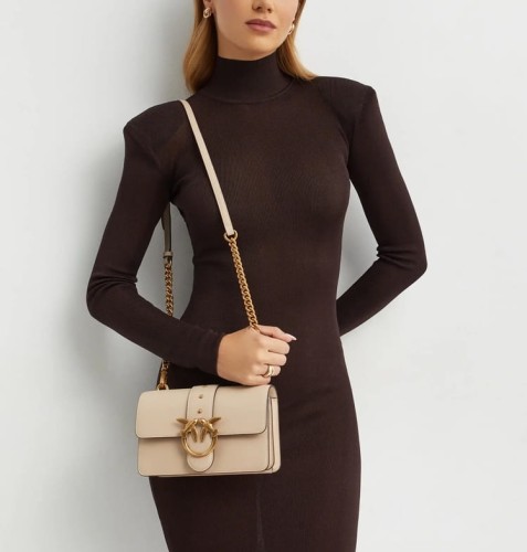 768_1024_damska-bezowa-torebka-classic-love-bag-one-simply-pinko-kopia.jpg